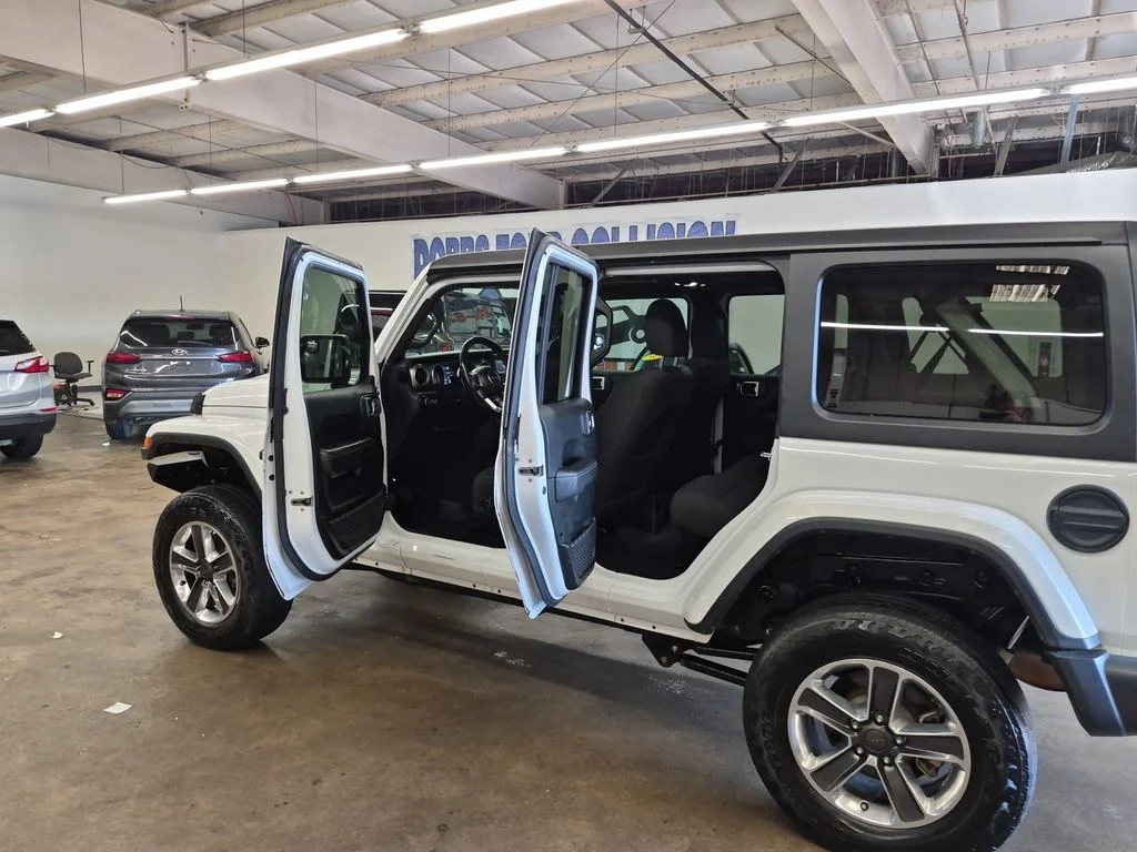 Used 2019 Bright White Clearcoat Jeep Unlimited Sahara image 13