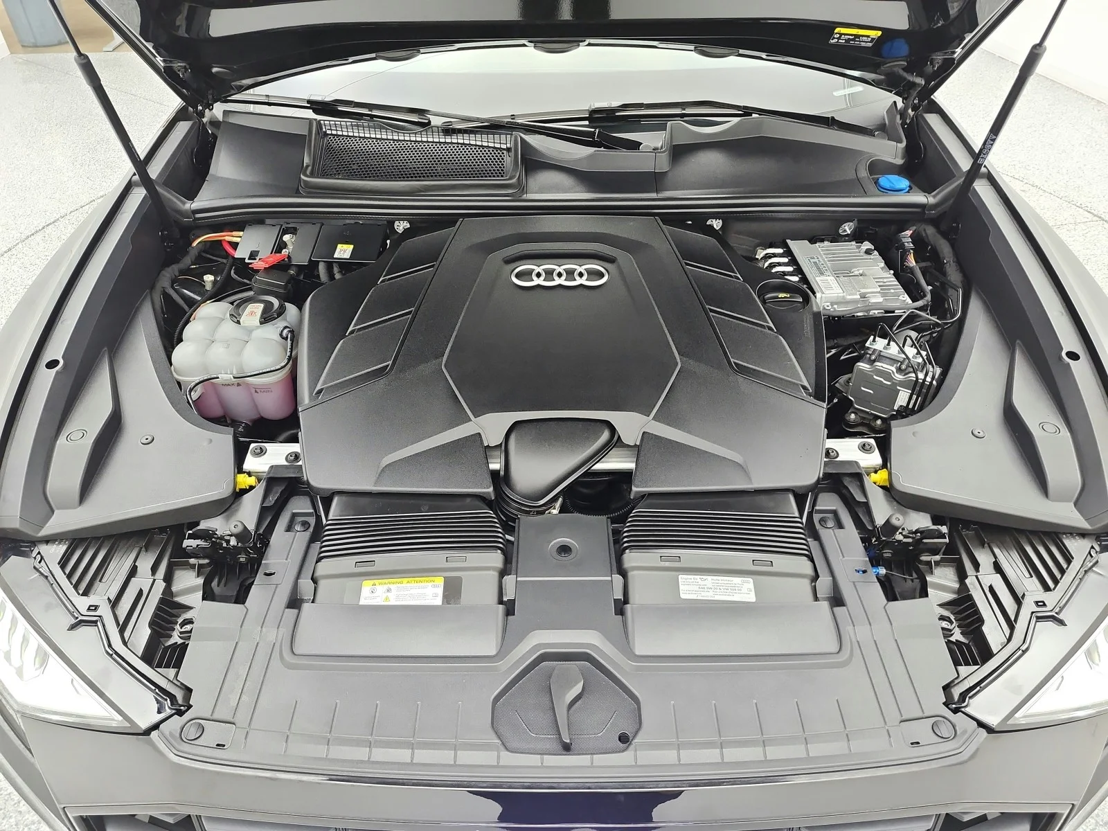 Used 2023 Mythos Black Metallic Audi Premium image 16