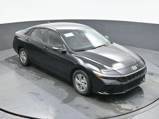 New 2026 Black Hyundai SE image 14