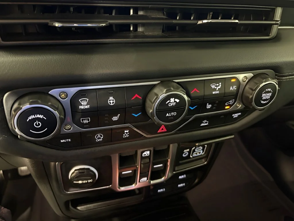 Used 2025 White Jeep High Tide image 22
