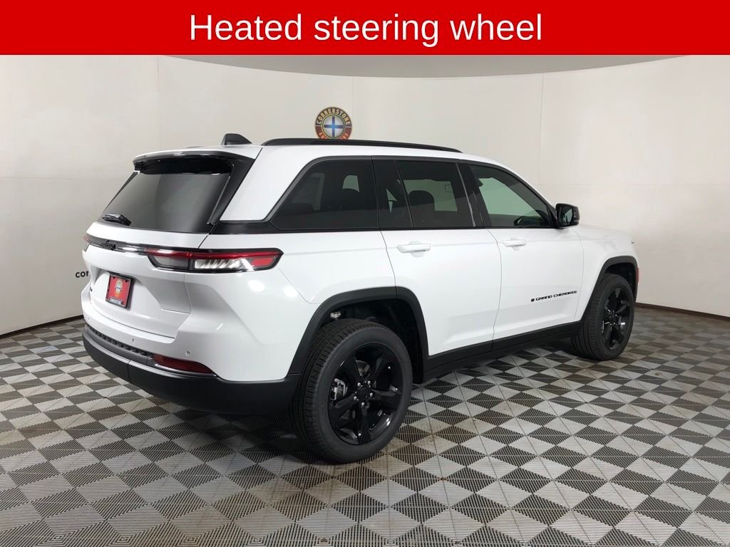 New 2026 Bright White Clear-Coat Exterior Paint Jeep Limited image 16