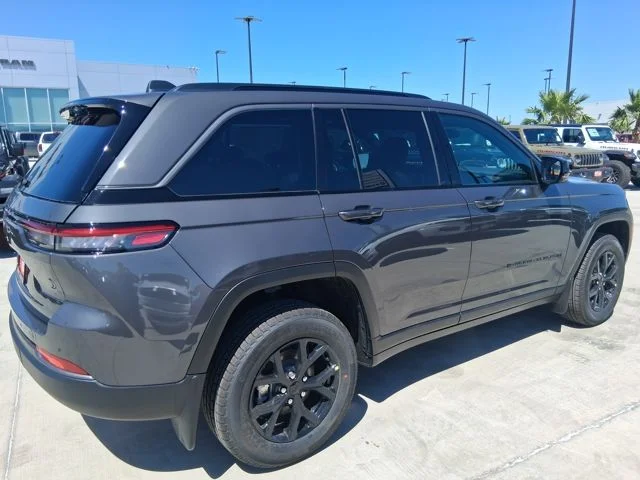 New 2026 Baltic Gray Metallic Clear-Coat Exterior Paint Jeep Altitude image 7
