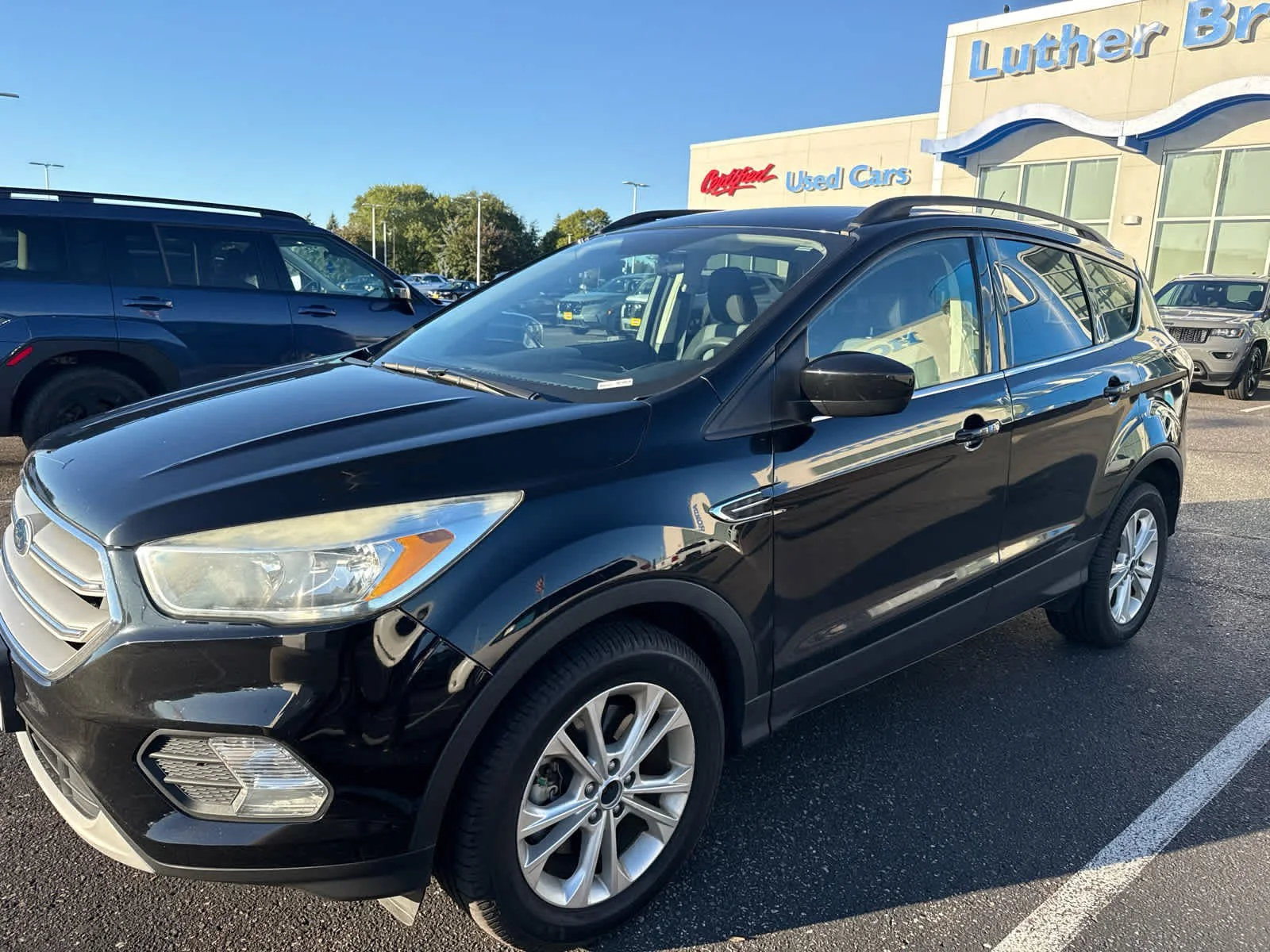 Used 2018 Shadow Black Ford SE image 2