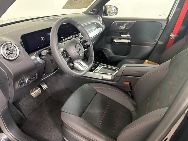 2026 Mercedes-Benz GLB AMG GLB 35 - Photo 23