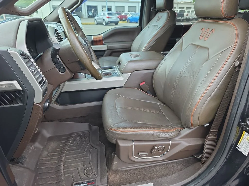 Used 2015  Ford King Ranch image 13