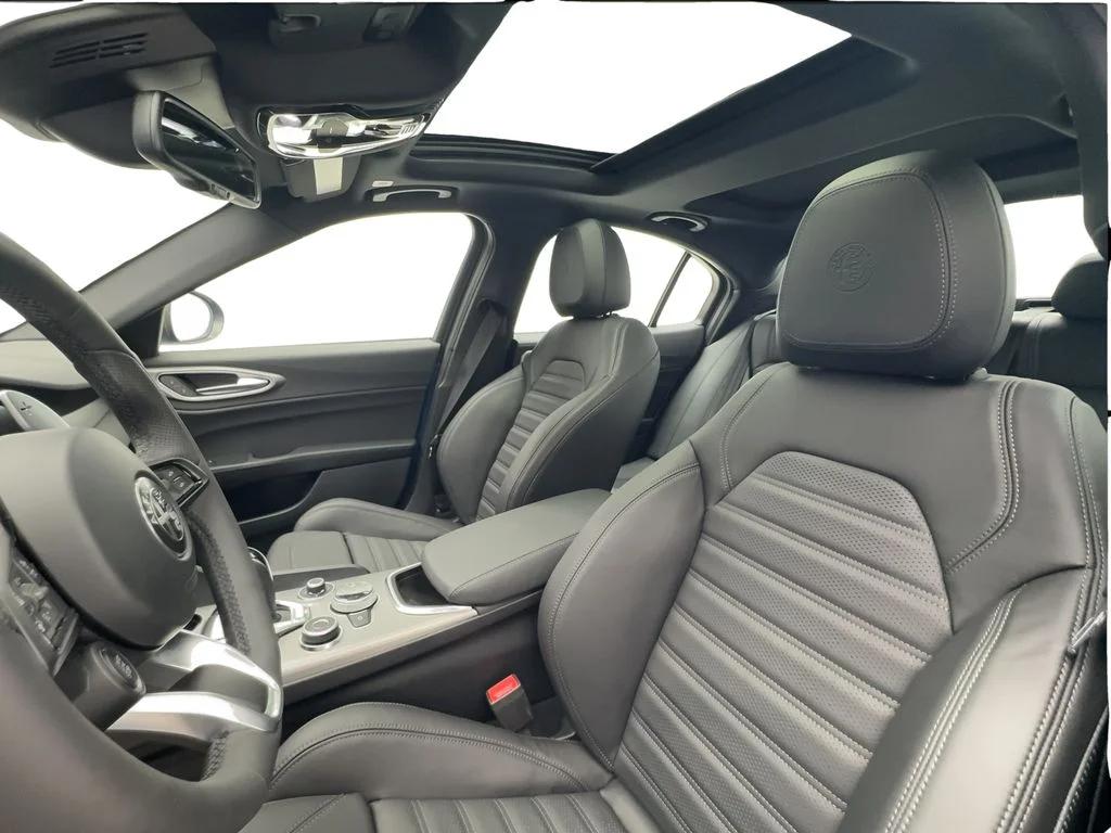 New 2026 Blue Alfa Romeo Base image 20