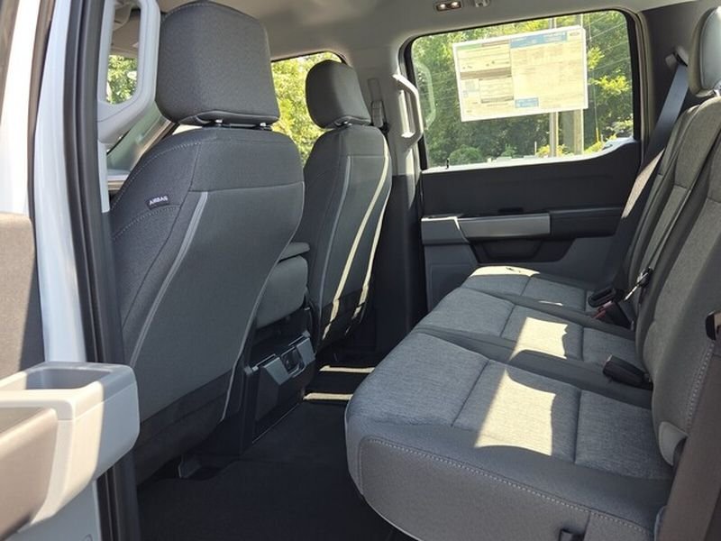 New 2026 Oxford White Ford F-250® XL image 9