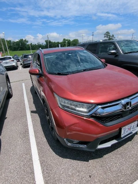 Used 2019 Red Honda Touring image 2