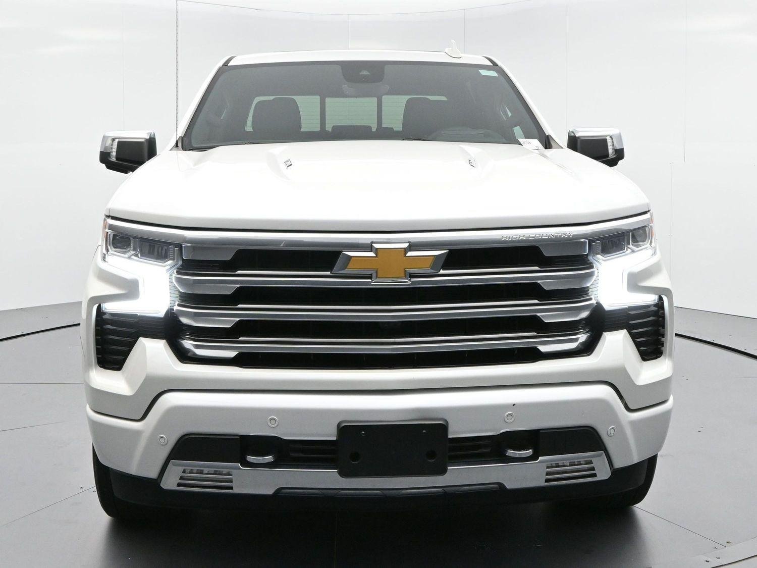 Used 2024 Iridescent Pearl Tricoat Chevrolet High Country image 2