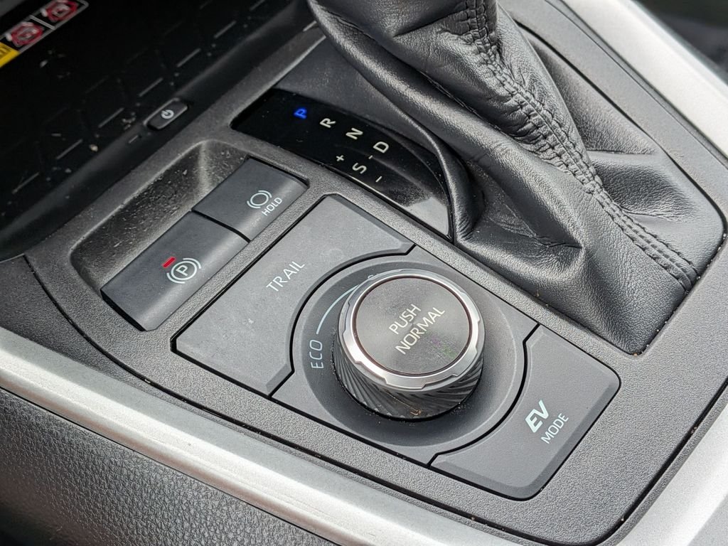 Used 2023 Beige Toyota XLE Premium image 26
