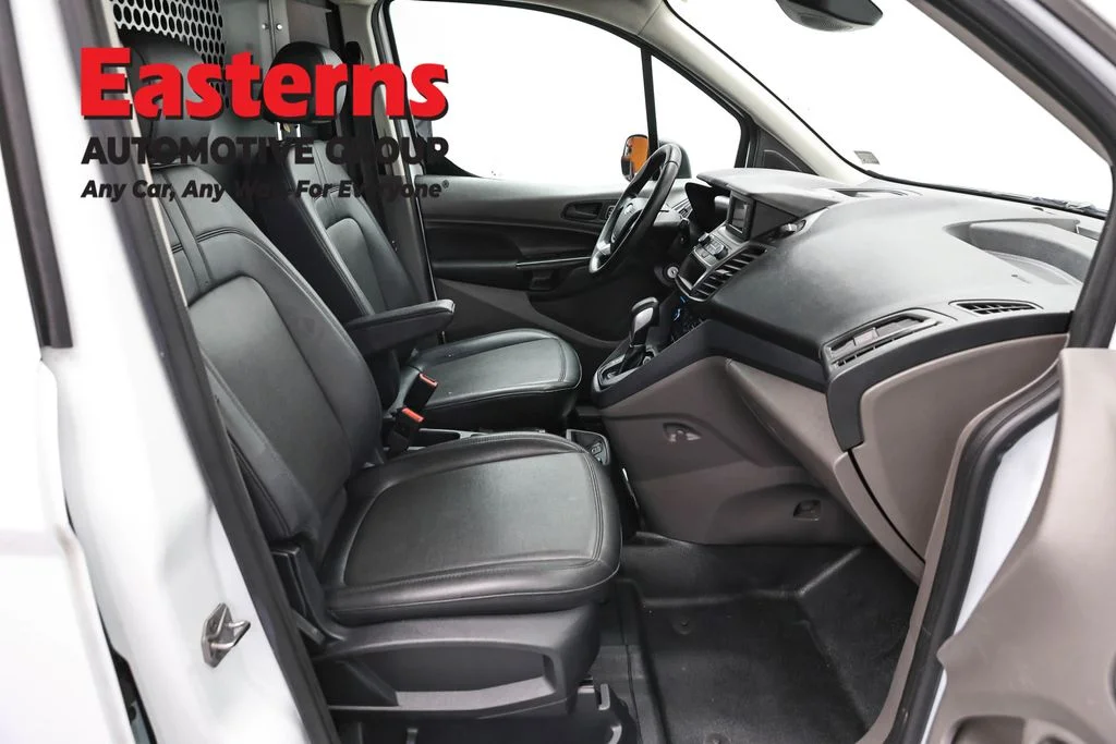 Used 2022 White Ford XL image 24