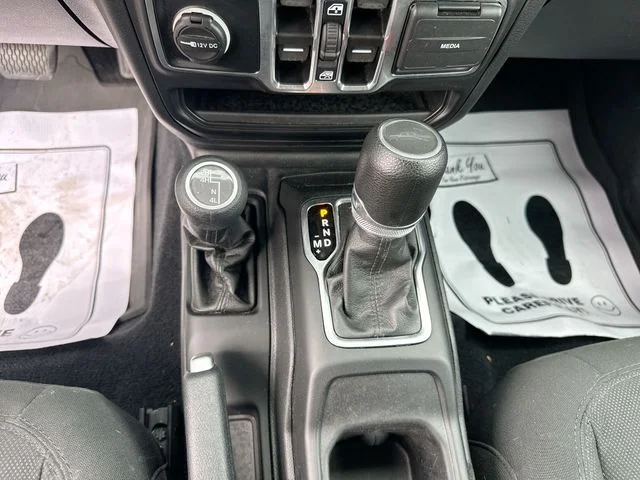 Used 2023 White Jeep Willys image 21