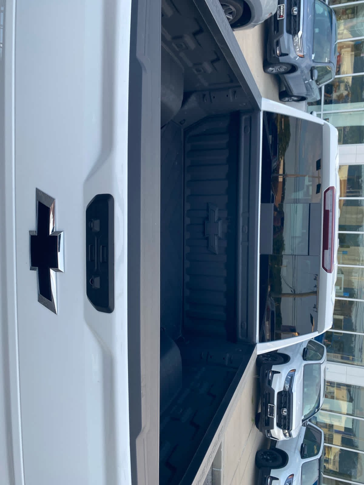 Used 2025 Summit White Chevrolet LT image 6