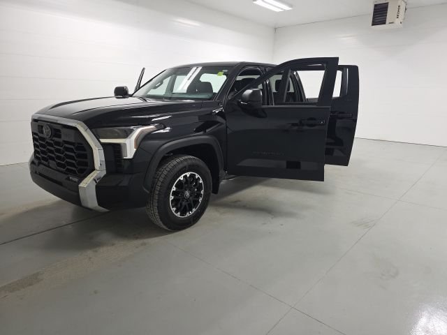 New 2026 Midnight Black Metallic Toyota  SR5 image 11