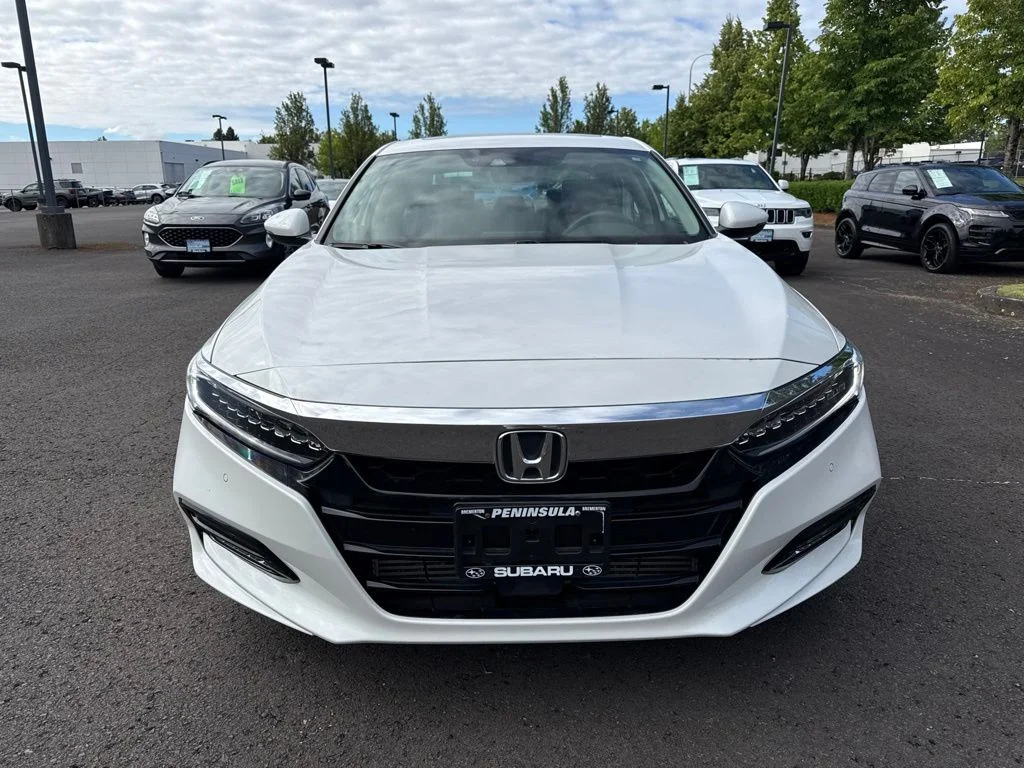 Used 2018 Platinum White Pearl Honda Touring image 2