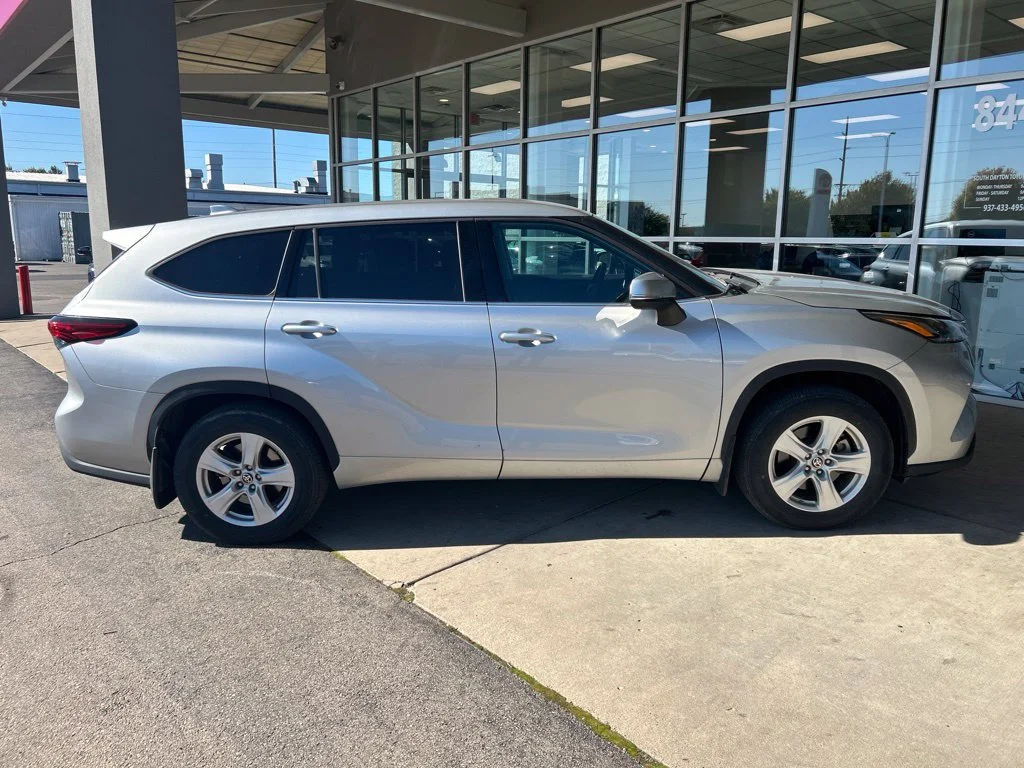 Certified Used 2021 Celestial Silver Metallic Toyota L image 8