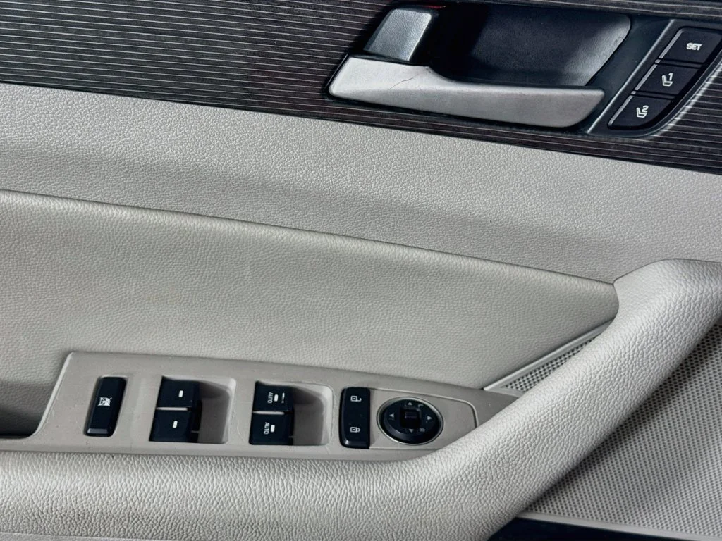 Used 2018 White Hyundai Limited image 21
