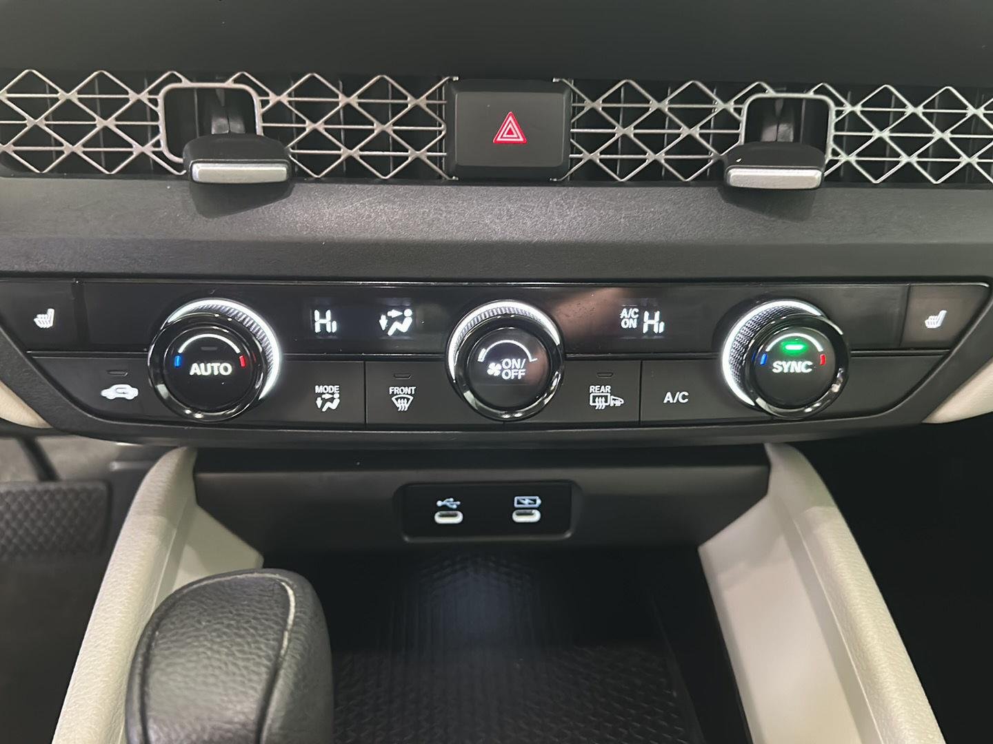 Used 2024 Meteorite Gray Metallic Honda EX image 18