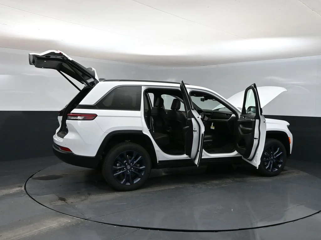 New 2026 Bright White Clearcoat Jeep  image 58