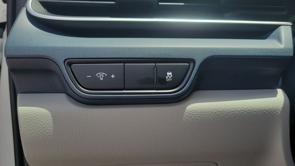 New 2026 Snow White Pearl Kia EX image 17