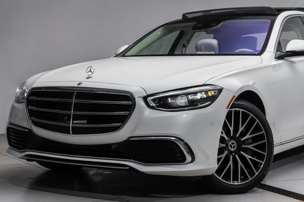 Certified Used 2023  Mercedes-Benz S 580 image 2