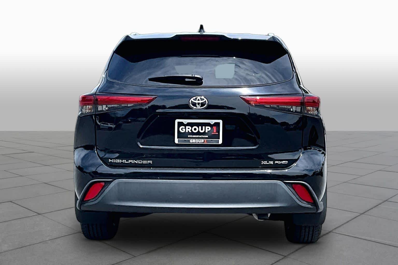 Used 2023 Midnight Black Metallic Toyota XLE image 5