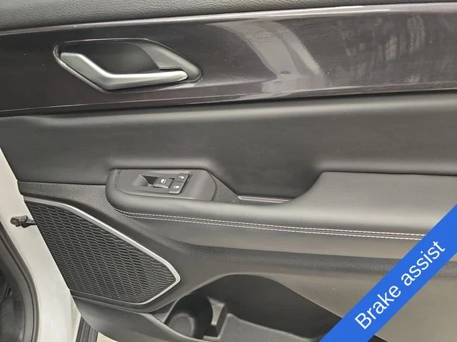 Used 2022 Bright White Clearcoat Jeep Altitude image 14