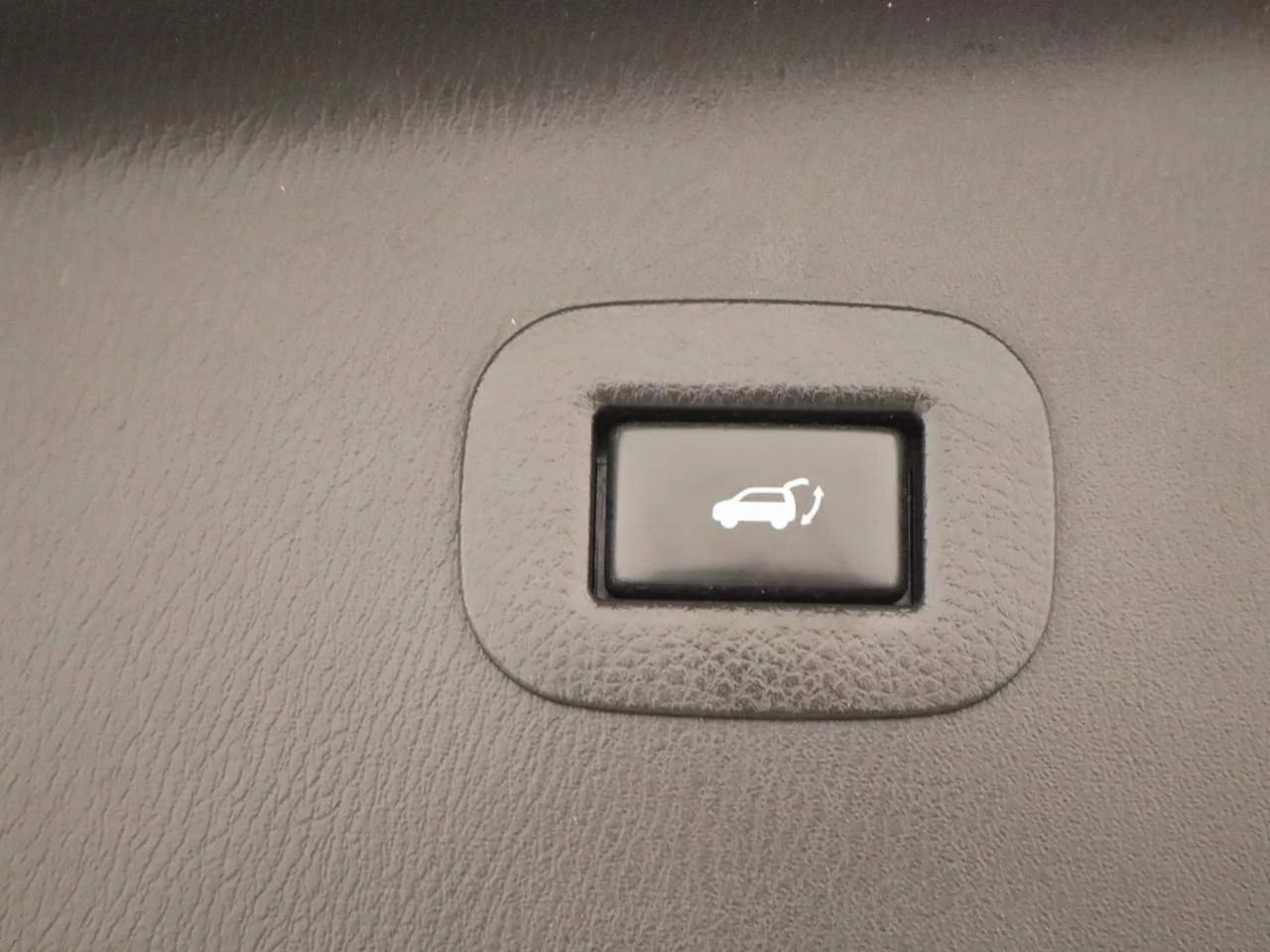 Used 2016 Graphite Shadow INFINITI  image 24