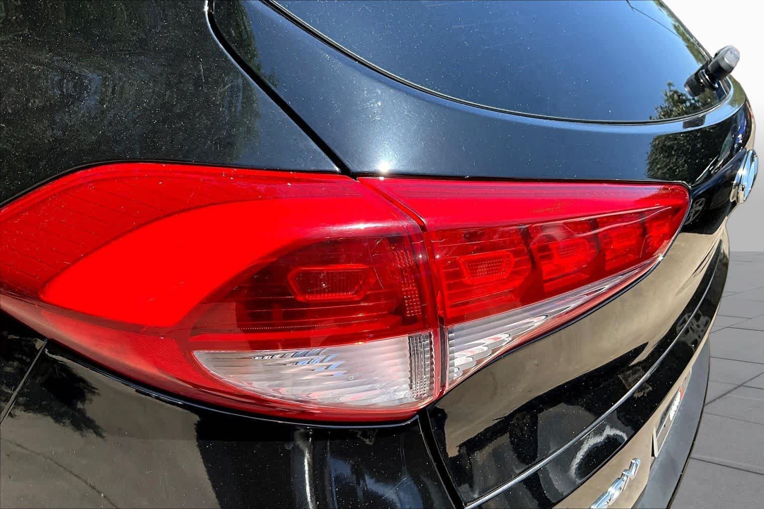 Used 2016 Ash Black Hyundai Sport image 26