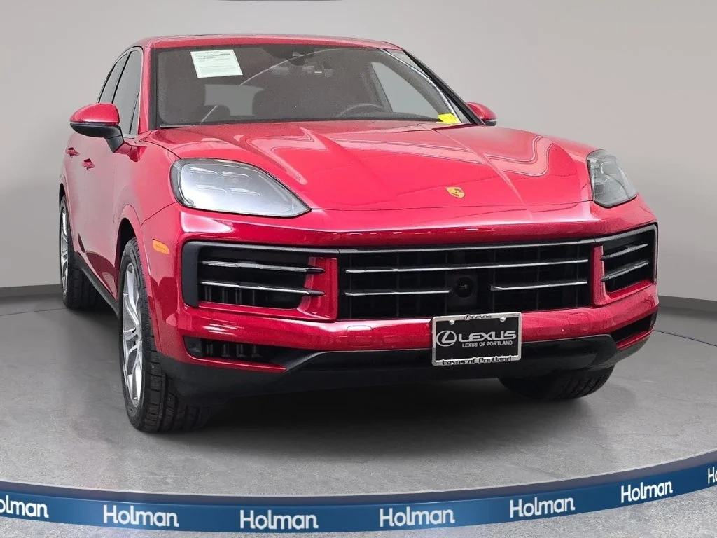 Used 2024  Porsche S image 3