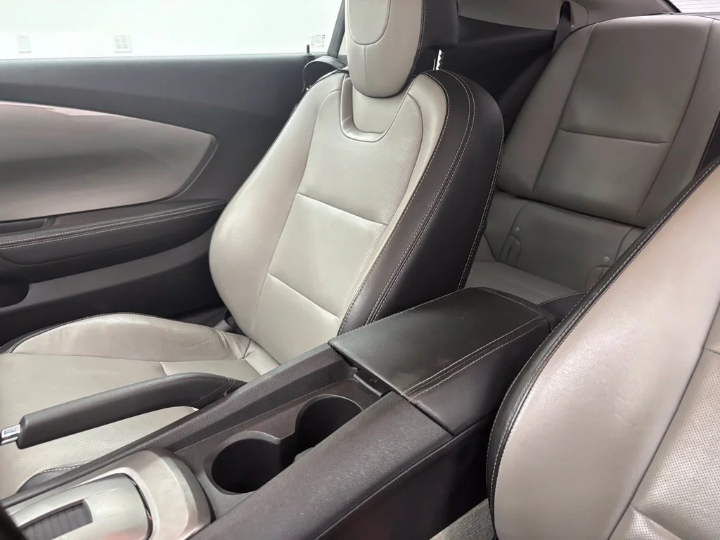 Used 2015 White Chevrolet 2LT image 24
