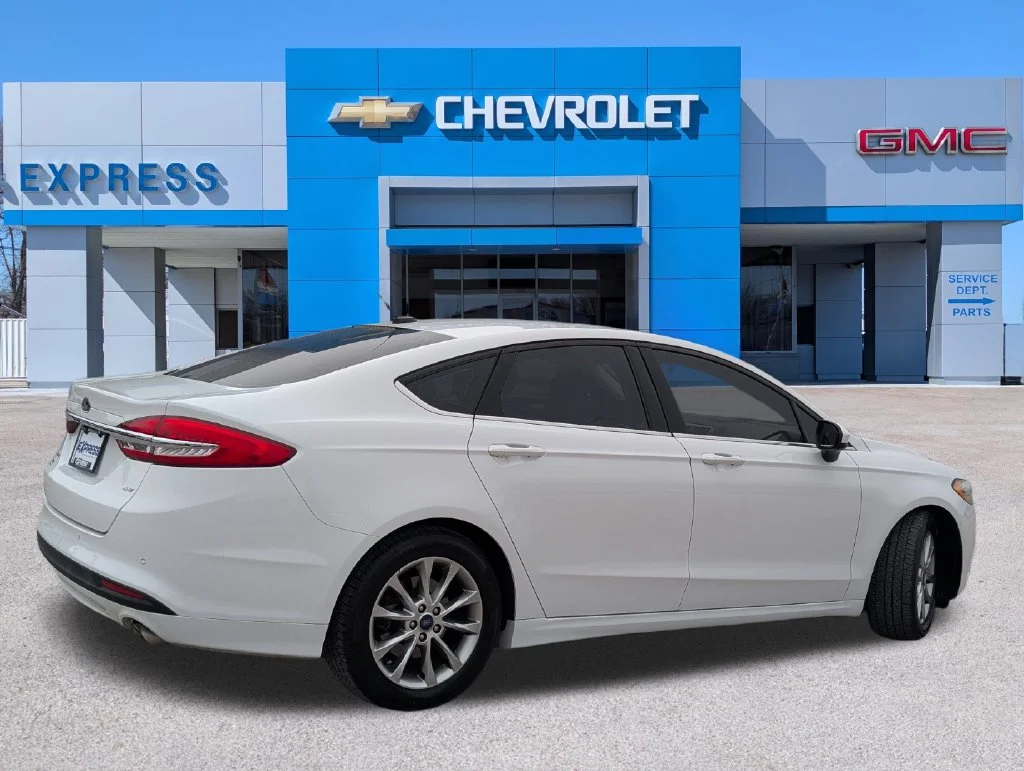 Used 2017 White Ford SE image 3
