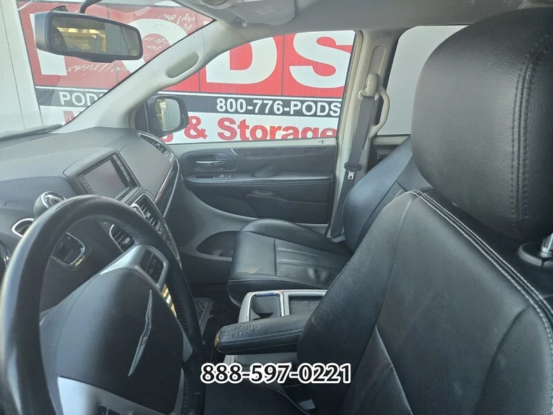 Used 2016 Crystal Metallic CHRYSLER Touring image 3