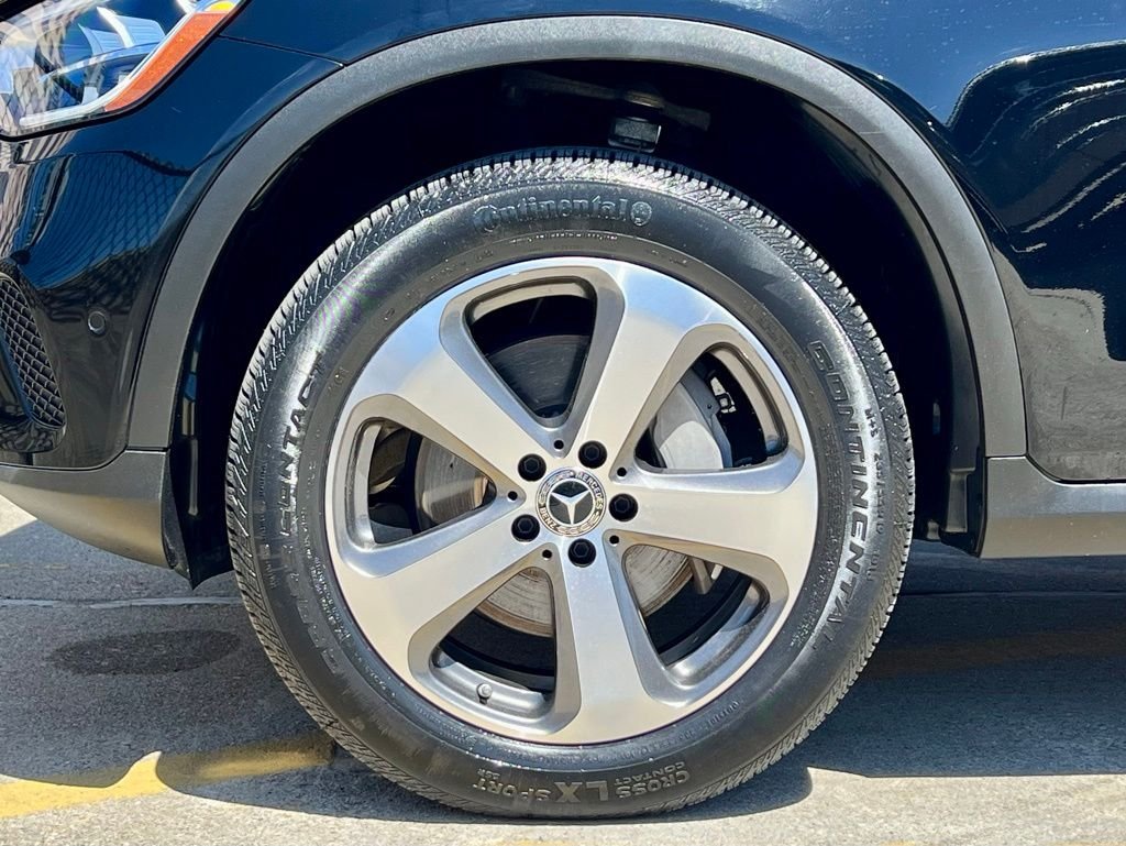 Certified Used 2022 Black Mercedes-Benz GLC 300 image 11