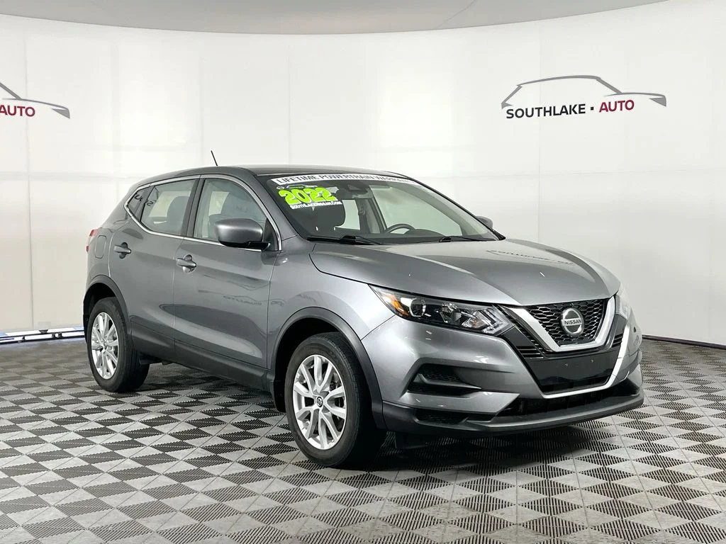 Used 2022 Gray Nissan S image 3