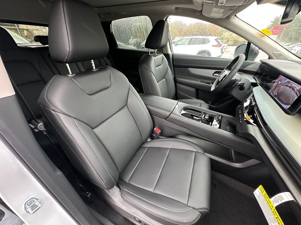 New 2026 Everest White Pearl TriCoat Nissan SL image 19