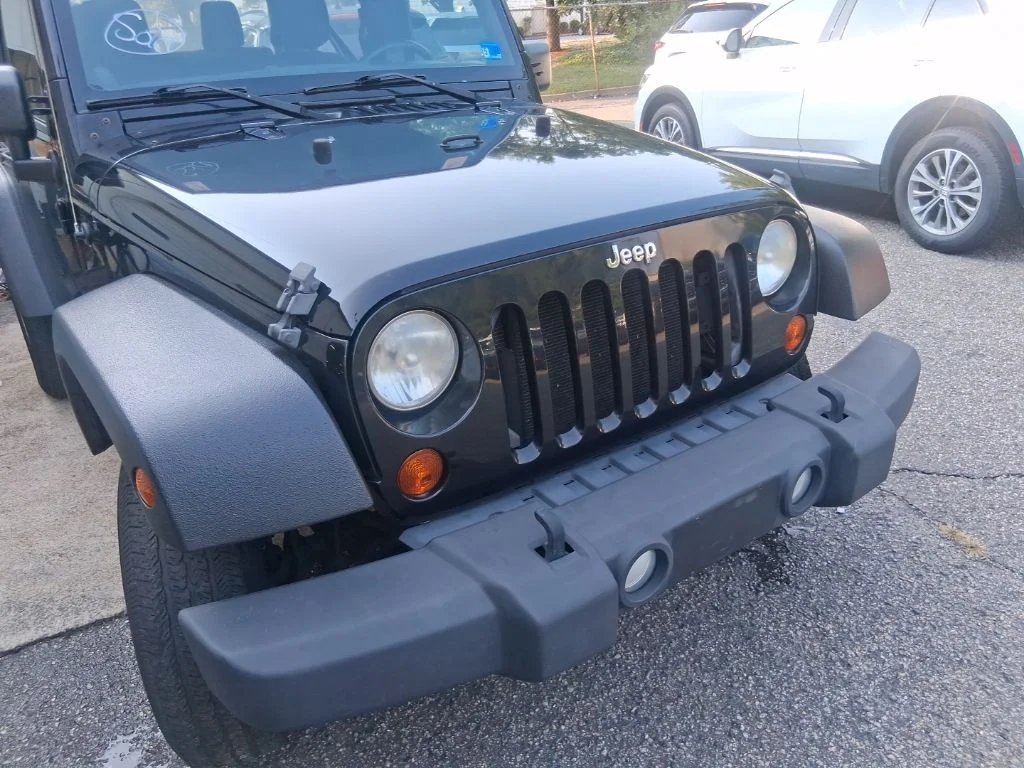 Used 2013 Black Jeep Sport image 18