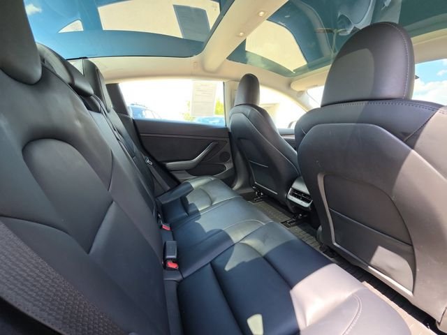 Used 2023  Tesla Base image 27
