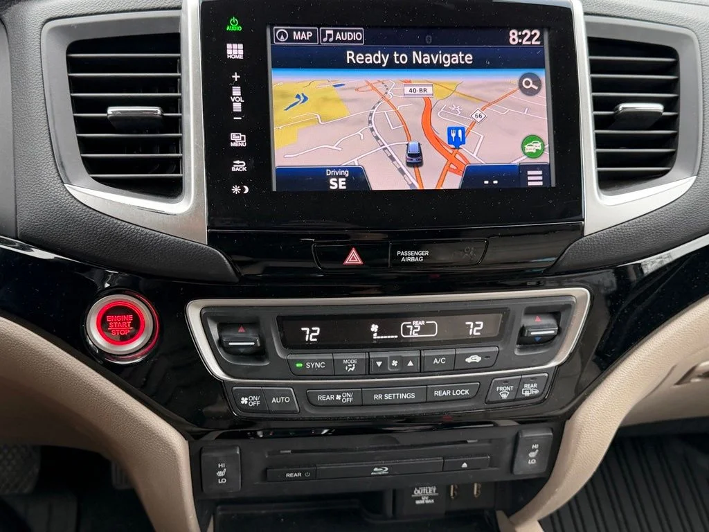 Used 2016 Green Honda Touring image 27