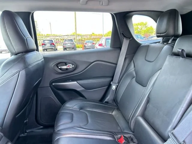 Used 2020 Blue Jeep Limited 4x4 image 24