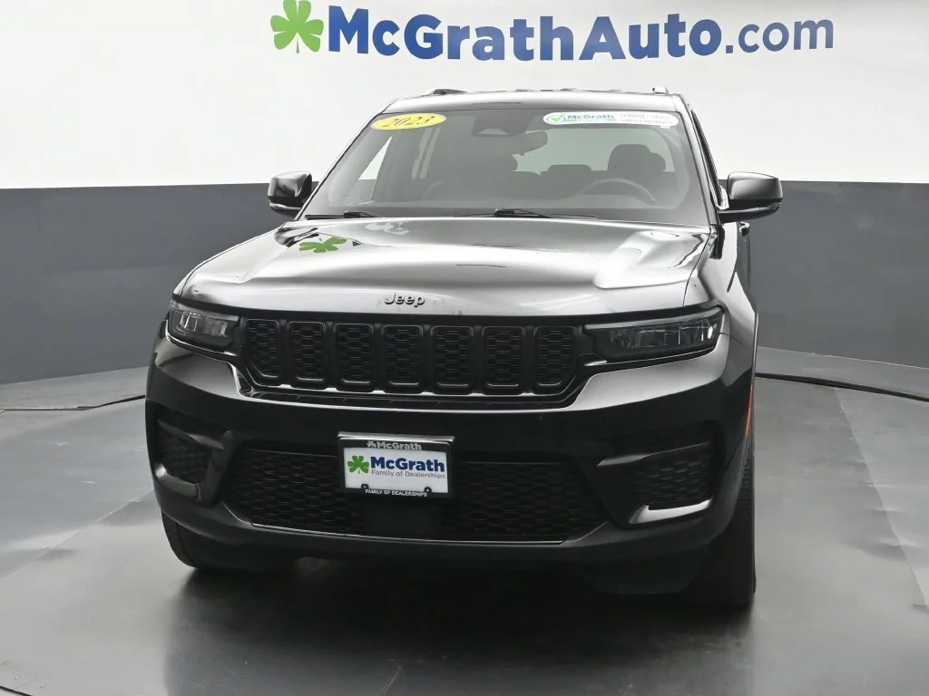 Used 2023 Black Jeep Altitude X image 6