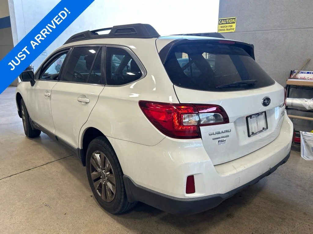 Used 2015 Crystal White Pearl Subaru 2.5i Premium image 4