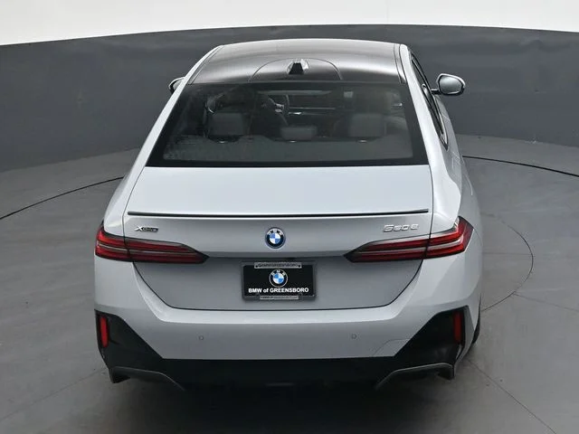 Used 2026 Gray BMW 550e xDrive image 26