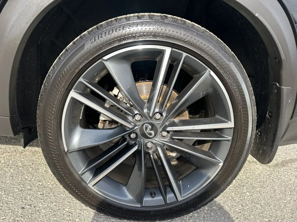 Used 2025 Black INFINITI SPORT image 33