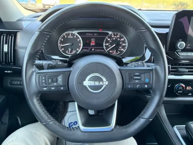 Used 2025 Silver Nissan SV image 31