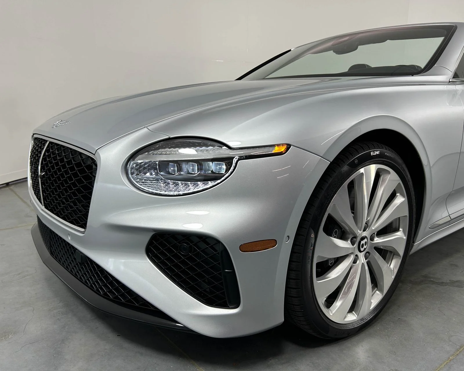 New 2026  Bentley V8 image 33