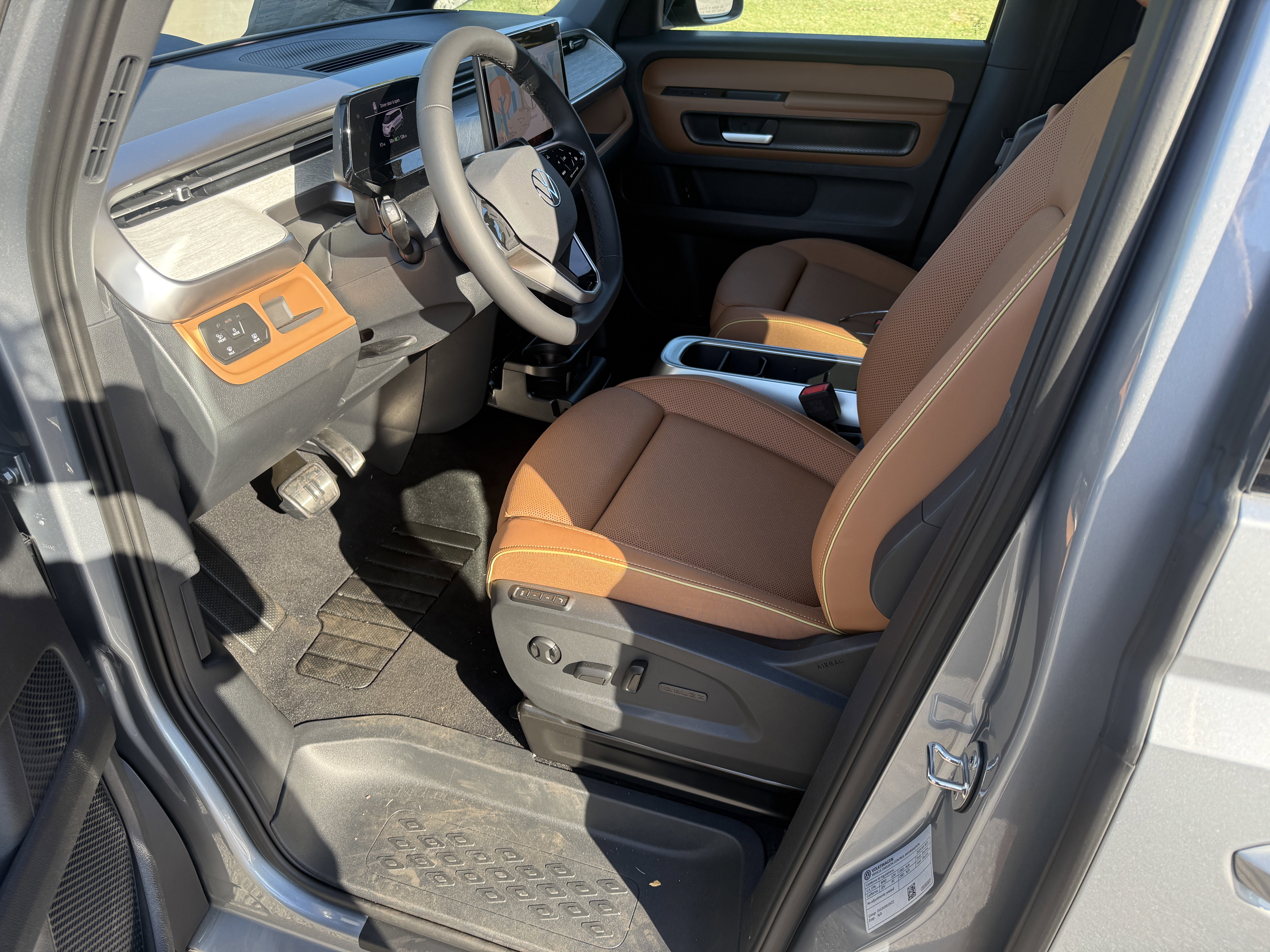New 2025 Metro Silver Metallic Volkswagen Pro S image 10