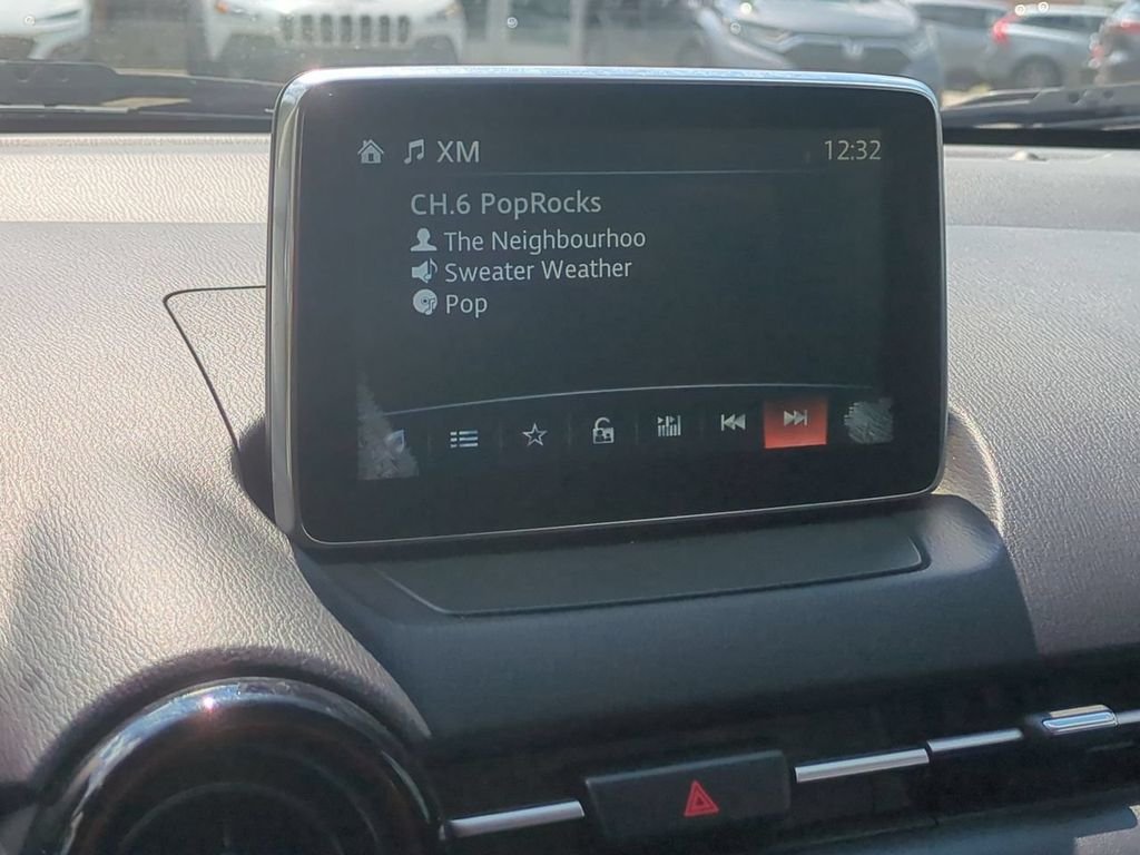 Used 2016 White Mazda Touring image 19