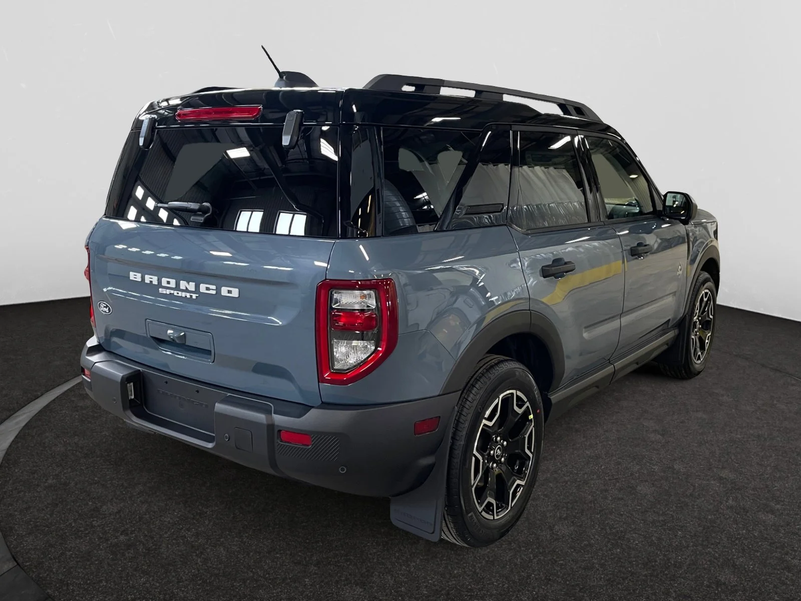 New 2026 Azure Grey Metallic Tri-Coat Ford Outer Banks image 5