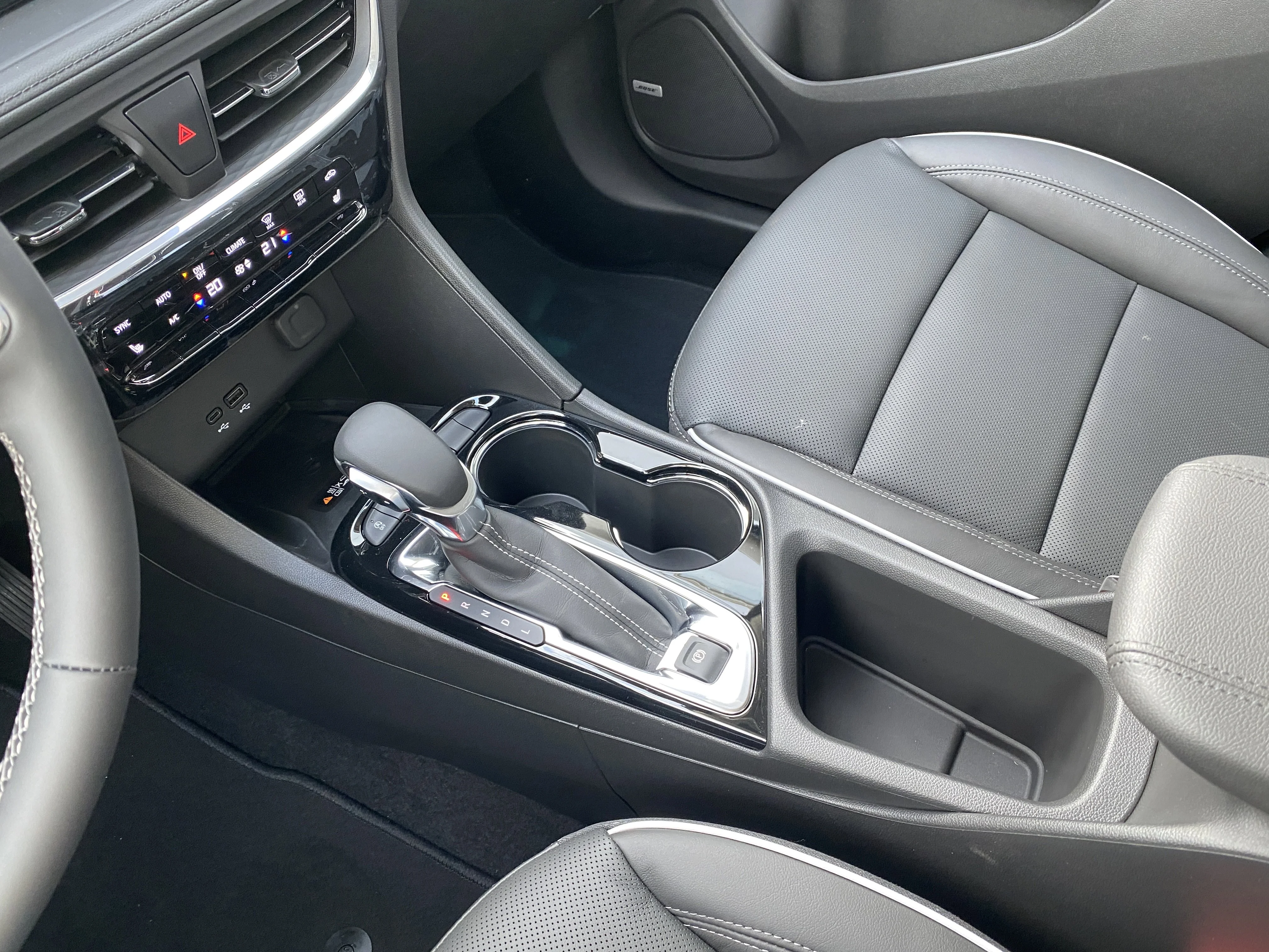 New 2026 EBONY TWILIGHT METALLIC Buick Avenir image 22